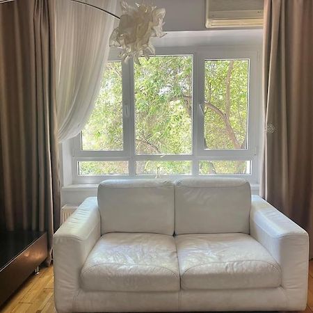 Charming Apartment/King Size Bed Bucarest Extérieur photo